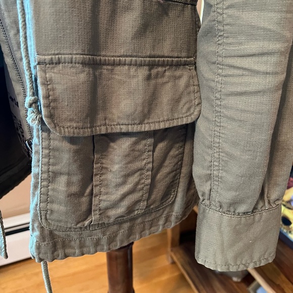 Women’s LUCKY BRAND Olive Green
Drawstring Waist Utility Jacket. Sz. Medium. - Picture 8 of 10